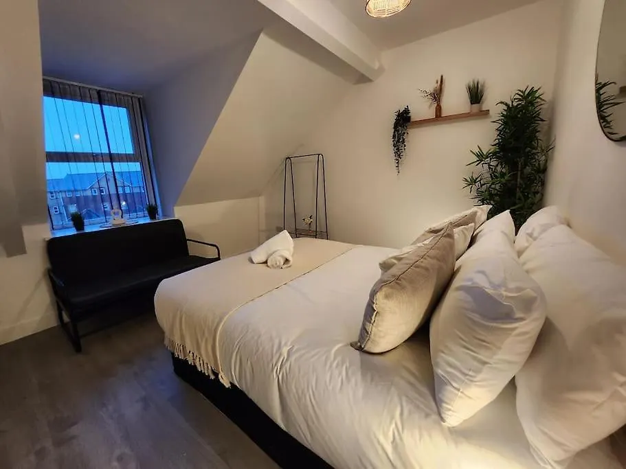 Apartment Supervalue Suite 7 - Fast Wifi, Hotel Linen, Keyless Entry, City Only 10 Mins - By Property Promise Cardiff United Kingdom