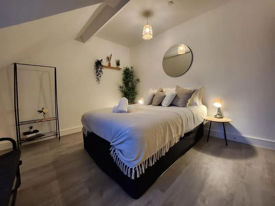 Apartment Supervalue Suite 7 - Fast Wifi, Hotel Linen, Keyless Entry, City Only 10 Mins - By Property Promise Cardiff United Kingdom