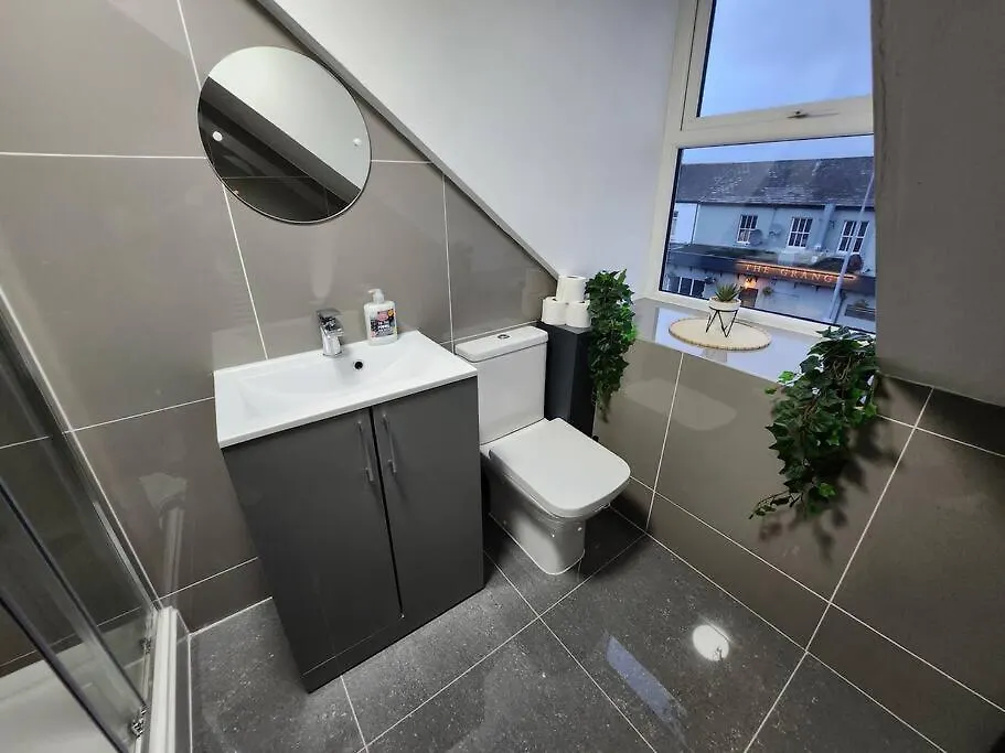 Supervalue Suite 7 - Fast Wifi, Hotel Linen, Keyless Entry, City Only 10 Mins - By Property Promise Cardiff 0*,  Wielka Brytania