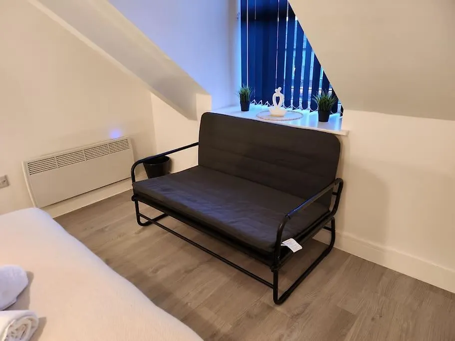 Supervalue Suite 7 - Fast Wifi, Hotel Linen, Keyless Entry, City Only 10 Mins - By Property Promise Cardiff 0*,
