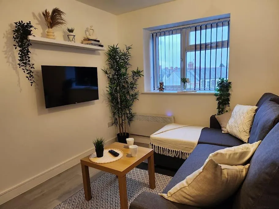 Supervalue Suite 7 - Fast Wifi, Hotel Linen, Keyless Entry, City Only 10 Mins - By Property Promise Cardiff